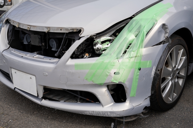 交通事故 車両損傷 事故現場 撮影